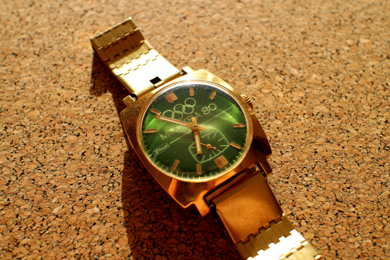 Часы ЗИМ с боковой секундной стрелкой и зеленым циферблатом Москва 80