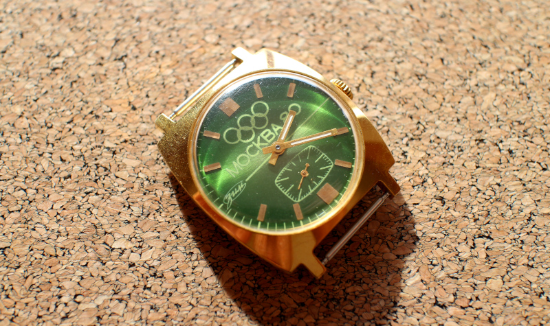 Часы ЗИМ с боковой секундной стрелкой и зеленым циферблатом Москва 80