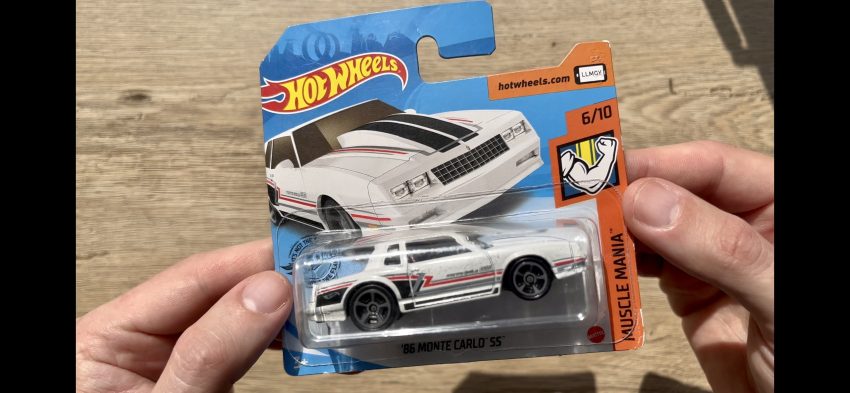 #21 2020 Hot Wheels Muscle Mania '86 Monte Carlo SS R6455