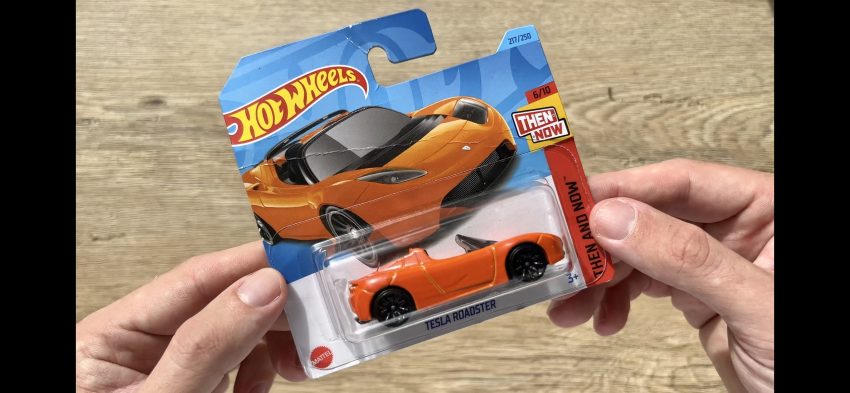2023 Hot Wheels Then And Now Tesla Roadster HKJ44